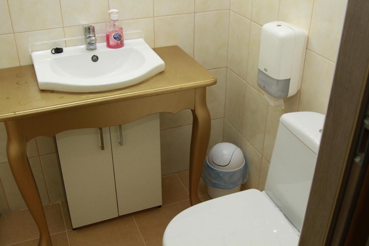 Dworek Bursztynowy Bed & Breakfast 2*